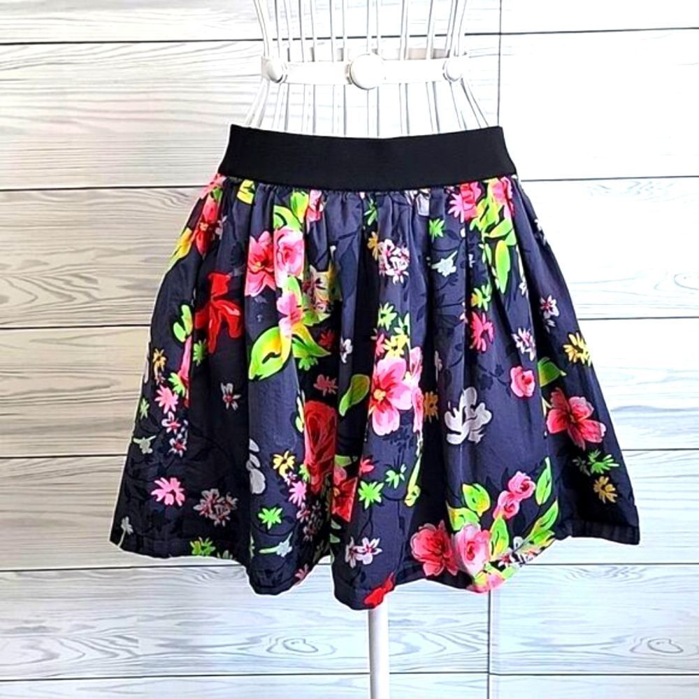 Plastic Island mini circle skirt Size M